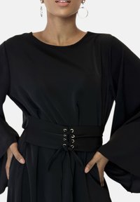 Elara ABAYA - Vestito lungo - schwarz