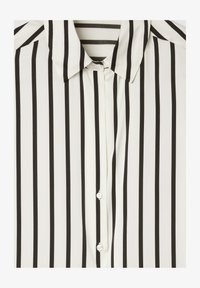 Selezionato, var nero