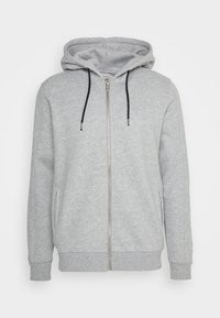 Sudadera con cremallera gris y capucha ajustable, hecha de tela suave. Presenta bolsillos laterales, puños acanalados y una cremallera suave.