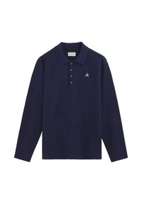 Cămașă polo cu mânecă lungă de culoare bleumarin, confecționată din bumbac, cu guler, plastron cu trei nasturi și un mic logo brodat pe pieptul stâng.