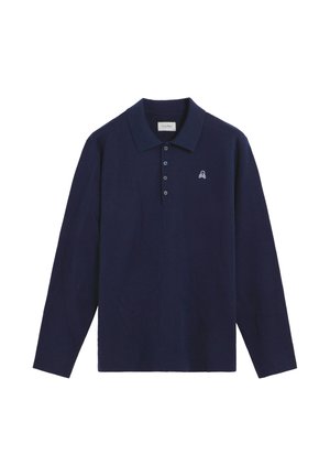 Camisa polo de manga larga en color navy, hecha de algodón, con cuello, tapeta de tres botones y un pequeño logo bordado en el lado izquierdo del pecho.