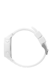 Orologio sportivo bianco con cinturino in silicone, quadrante rettangolare, due pulsanti laterali e una chiusura metallica. Design liscio e raffinato.
