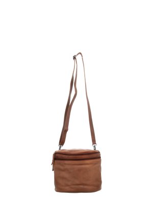 Braune Leder-Umhängetasche mit zwei Reißverschlussfächern und verstellbarem Schultergurt, dargestellt vor weißem Hintergrund.