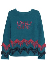 Maglione teal con scollo tondo, con testo ricamato rosso "LOVELY CHIPIE." L'orlo presenta motivi a zigzag con dettagli di frange rosse e nere.