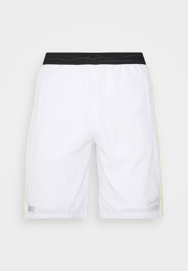 Bílé sportovní kraťasy s černým pasem a neonově žlutými bočními akcenty. Obsahují malé šedé logo na lemu. Lehký materiál.