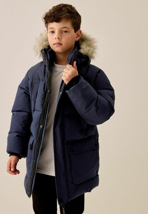 Next, REGULAR FIT - HEAVYWEIGHT SHOWER RESISTANT FAUX FUR TRIM PARKA COAT - Téli kabát - navy