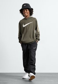 Nike Sportswear CLUB HOODIE UNISEX - Ikdienas džemperis - cargo khaki