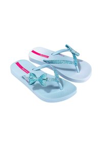 Infradito azzurro chiaro con suola testurizzata, dotate di cinturini glitterati turchesi e un accento a forma di fiocco, con un logo rosa sulla soletta.