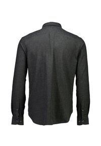 Camisa de manga larga gris oscuro con cuello puntiagudo, puños abotonados y una textura suave. La vista trasera muestra un dobladillo recto y un diseño sencillo.