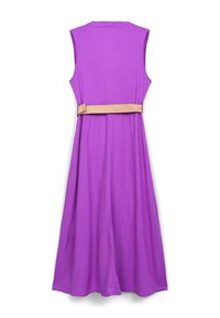 Lila ärmelloses Kleid mit einem Taillengürtel in Beige. A-Linien-Form, glatte Textur und knielanger Saum. Einfaches Design mit klassischer Silhouette.