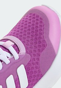 adidas Performance Scarpe da corsa su strada - purple