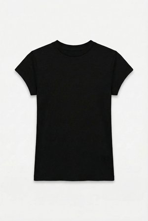 Černé krátké tričko s kulatým výstřihem a krátkými rukávy, přiléhavé, s čistým, jednoduchým designem na bílém pozadí.