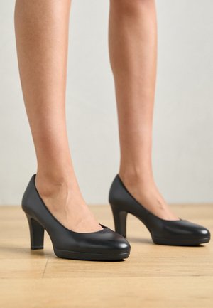 Platform heels - black
