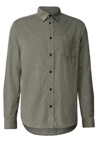 Camisa de manga larga en tejido de pana verde oliva, con cuello abotonado, bolsillo frontal y botones negros a lo largo de la tapeta.