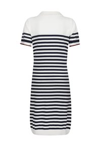 Abito polo a righe con strisce orizzontali blu navy e bianche, maniche corte con bordi rossi e colletto a costine. Tessuto liscio.
