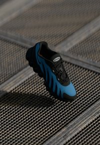 AIR MAX DN8 SE - Sportbačiai - photo blue/black/vivid orange