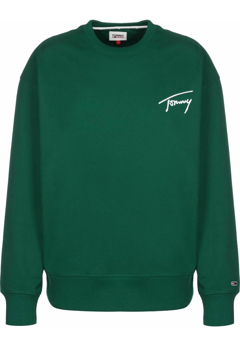 Groene sweatshirt van zachte stof heeft een ronde hals, ribbelboorden en -zoom, met een witte "Tommy" logo geborduurd op de borst.