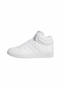 Hvide høj-top sneakers med et glat læderoverdel, seks snørehuller, tre sidestreifen og en struktureret gummisål.