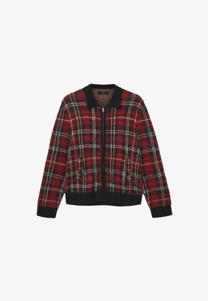 Rdeča in črna karirana jakna z zadrgo, z rebrastim ovratnikom in manšetami, ki ima teksturirano blago in dva sprednja žepa.