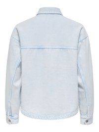 Veste en jean bleu clair vue de dos avec manches longues, cols et poignets boutonnés.