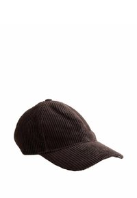 Brun välour keps med rund krona, en böjd skärm och vertikal ribbad textur. Sömdetaljering längs basen.