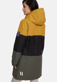 Huppa HANKA - Välikausitakki - autumn gold  dark green