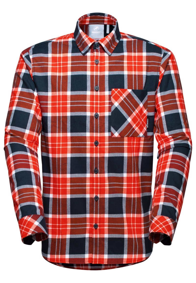 Camisa de franela a cuadros rojos y marinos con mangas largas, cierre de botones en la parte delantera y un bolsillo en el pecho que presenta un patrón a juego.