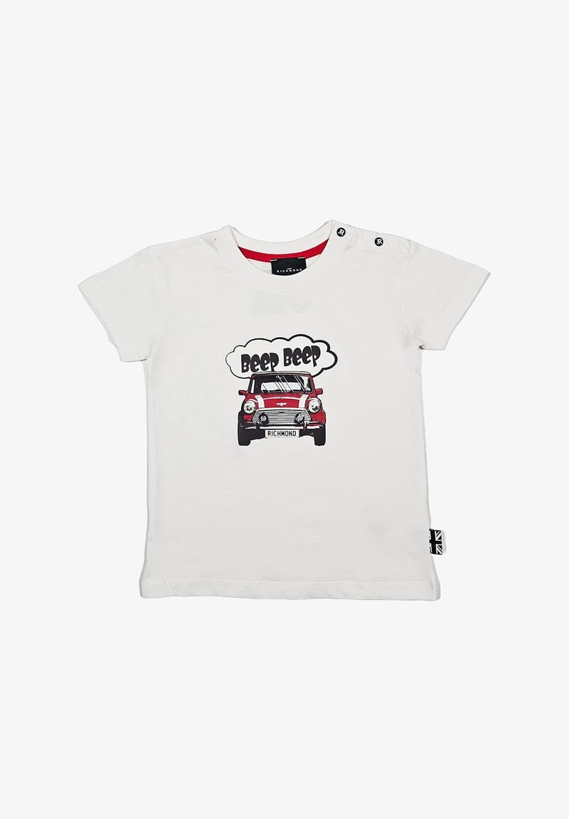 T-shirt bianco in cotone con un grafiche di una macchina d'epoca e il testo "Beep Beep" in nero, con dettagli rossi e bottoni a scatto sulle spalle.