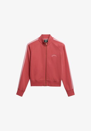 Rode jack met rits en hoge kraag, roze strepen aan de zijkant en een geborduurd logo. Gemaakt van een katoenmix met geribbelde boorden en zoom.