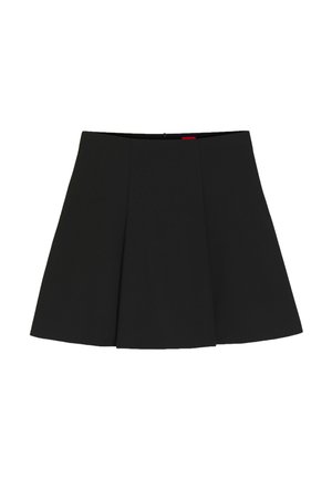 Czarna plisowana mini spódniczka z dopasowanym paskiem w talii i delikatnym rozszerzeniem, zaprojektowana na codzienne lub eleganckie okazje.