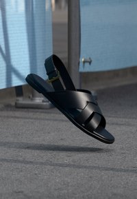 Δεν επιλέχθηκε, black