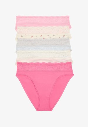 Stapeltje van zes dames katoenen slips met kanten rand in roze, crème, bloemenprint, grijs, gestreept crème en felroze kleuren.