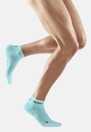 CEP ULTRALIGHT COMPRESSION SOCKS LOW CUT MEN - MADE IN GERMANY - Sportsocken - light blue