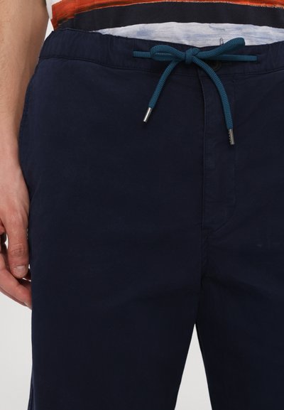 Pantaloni casual de culoare bleumarin, cu un tiv elastic și o șnur teal. Confectionați dintr-un material ușor, având buzunare laterale și o textură netedă.