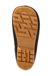 Chaussure noire avec une semelle en caoutchouc texturé présentant des motifs en zigzag. La semelle montre une étiquette de taille "27" et une zone lisse près du talon.