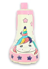 Bottes de pluie pink pour enfants avec un design de visage de licorne à l'avant, une crinière arc-en-ciel et des motifs d'étoiles sur fond blanc.
