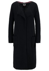 Largo cárdigan negro hecho de material de punto acanalado, con un frente abierto, dos bolsillos frontales y un acabado texturizado.