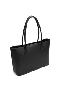 Sac fourre-tout noir en cuir lisse, avec deux longues poignées, un dessus ouvert, et une forme rectangulaire aux bords arrondis.