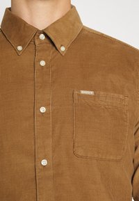 Barbour RAMSEY TAILORED - Overhemd - tan