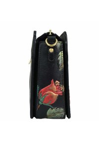 Schwarze Lederhandtasche mit einem bunten Rosendesign, goldfarbenen Beschlägen, einer geprägten Textur und einem Reißverschluss oben mit einer Schlaufe.