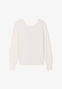 Suéter blanco de manga larga con escote redondeado, que presenta una textura suave y un ajuste relajado. Sin patrones visibles ni detalles de hardware.