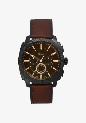 Orologio da polso da uomo Fossil con cassa rotonda nera texturizzata, quadrante marrone con indici in oro rosa, tre subquadranti e cinturino in pelle marrone.