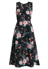 Vestito floreale con sfondo verde scuro, senza maniche, lunghezza al ginocchio, decorato con fiori rosa e bianchi, foglie e dettagli intricati.