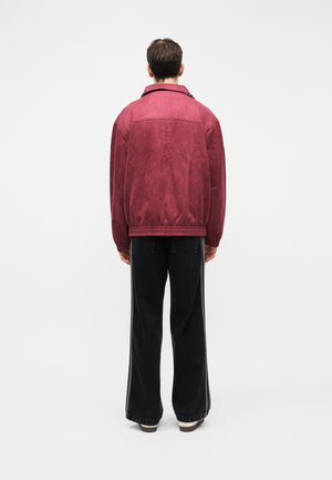Poradie 3: adidas Originals - Letná bunda