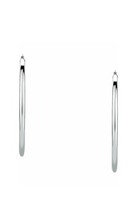 Orecchini a cerchio in argento con una superficie liscia e riflettente, caratterizzati da una forma circolare e un design elegante, che mettono in evidenza uno stile minimalista.