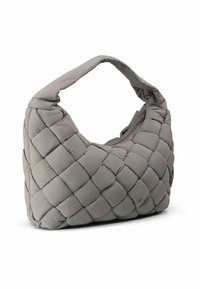 Szara pikowana torba na ramię o miękkiej, wyściełanej fakturze, z zakrzywionym uchwytem i zapięciem na zamek. Posiada wzór z plecionki.