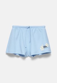 Short en tissu texturé bleu clair avec une ceinture élastique, un cordon de serrage et une broderie florale blanche avec le texte « USA » sur la jambe gauche.