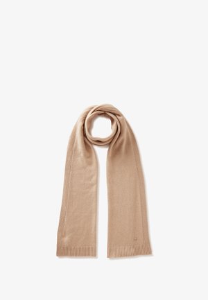 Beige geribbelde sjaal van zacht materiaal, met een eenvoudig ontwerp en opgerolde uiteinden en een subtiele logo-accent.