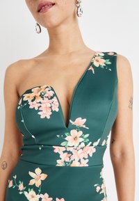 WAL G PETITE WEDDING GIGI ONE SHOULDER  - Trikotāžas kleita - forest green