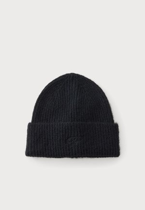 Čierna rebrovaná pletená čiapka beanie s preloženým lemom a jemne vyšívaným logom v prednej strede.